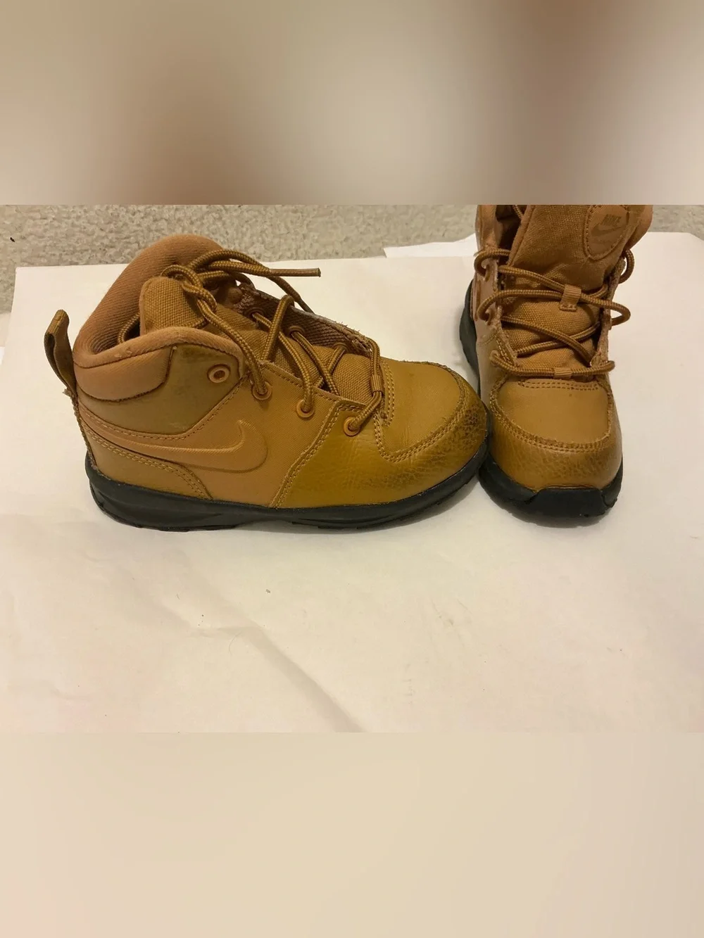 Nike manoa toddler